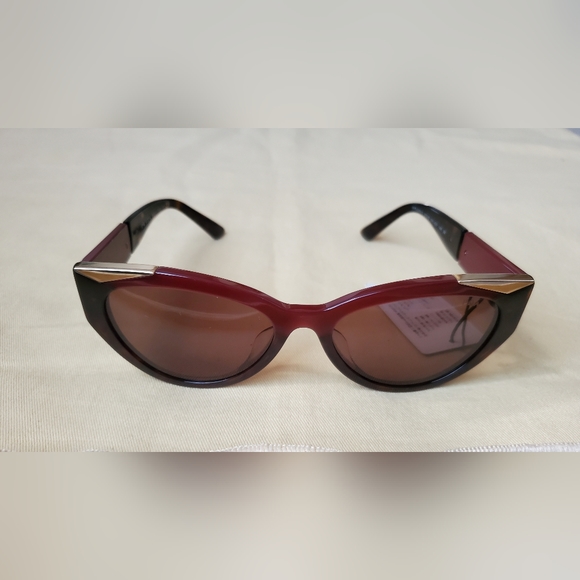 Brand New Prada sunglasses
